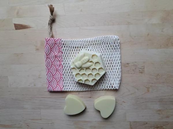 filet à savon motif graphique rose