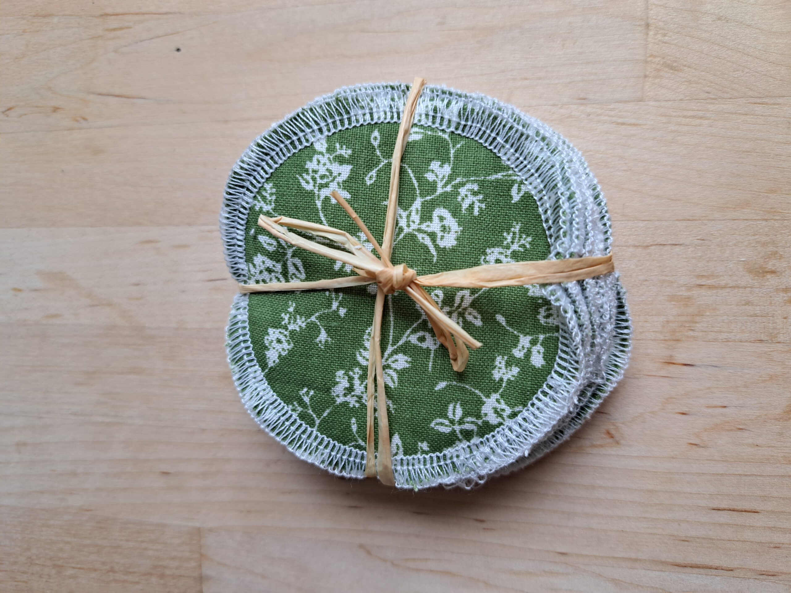 Disques à démaquiller lavables motif fleuri vert