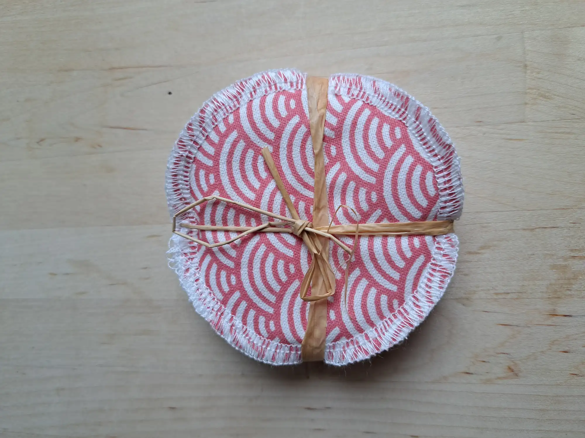 disques à démaquiller lavables motif graphique rose