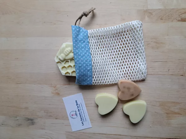 filet à savon motif carreaux bleus