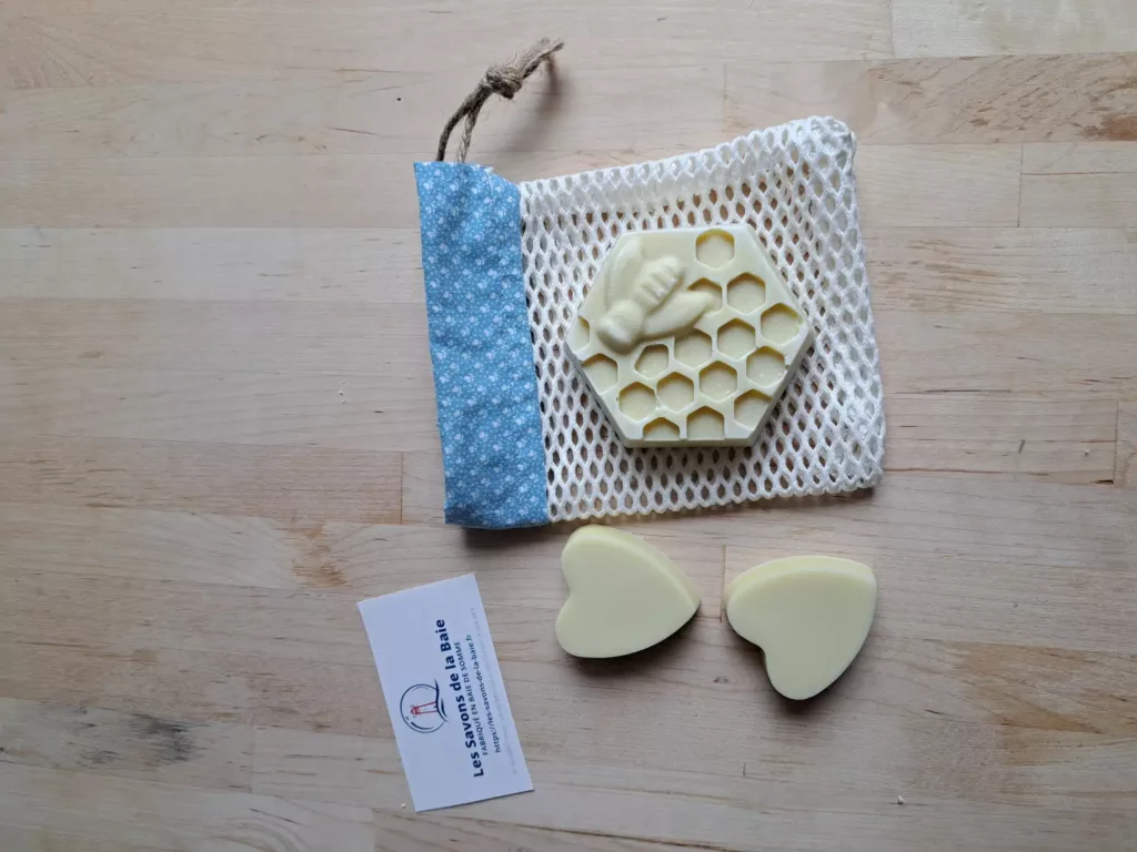 filet à savon motif carreaux bleus