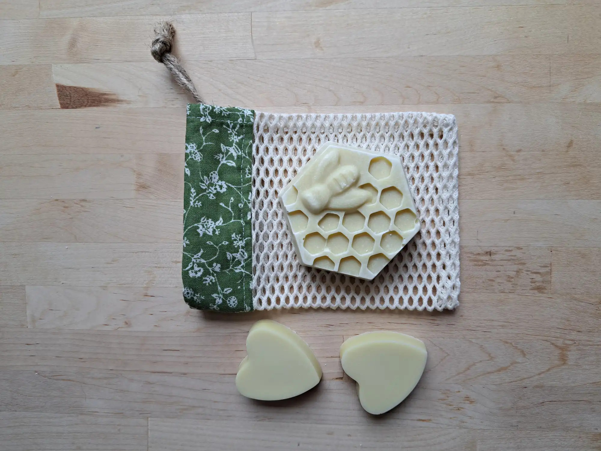 filet à savon fleuri vert