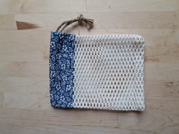 filet à savon fleuri bleu