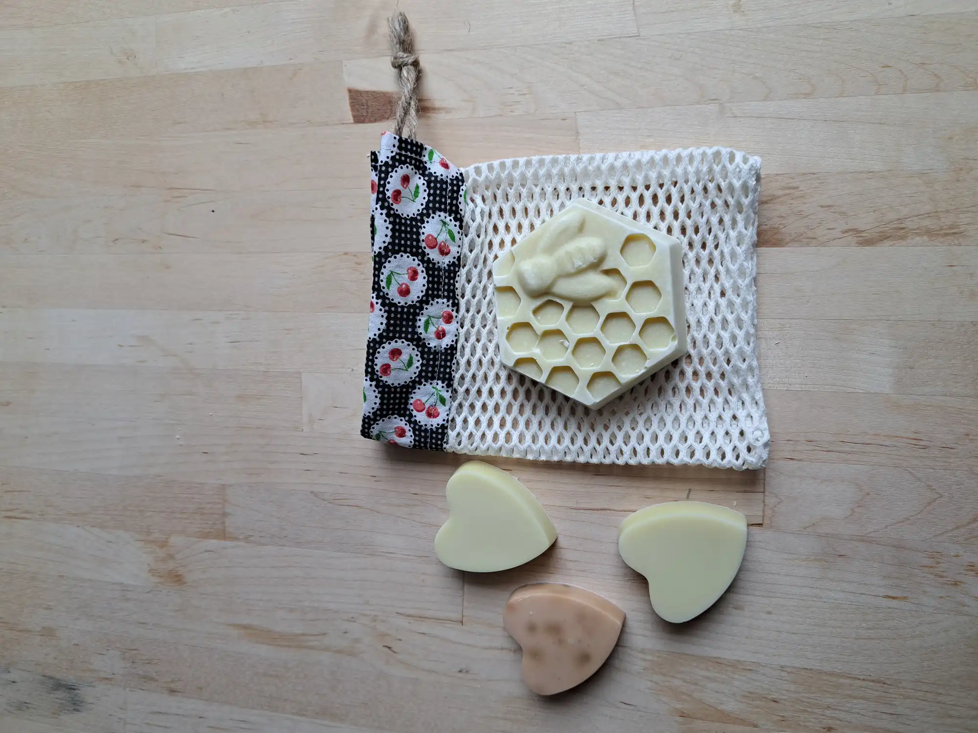 filet à savon cerises